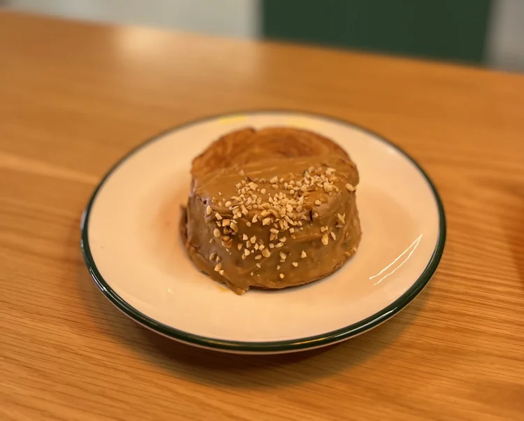 Roll Lotuslu Kruvasan